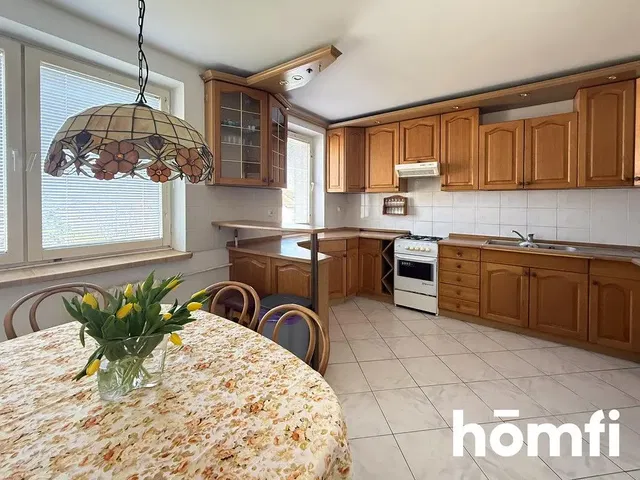 Cuisine; carrelage, lumière naturelle