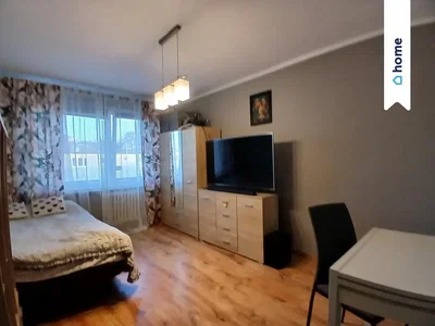 Schlafzimmer; holzboden, tageslicht, moderner stil
