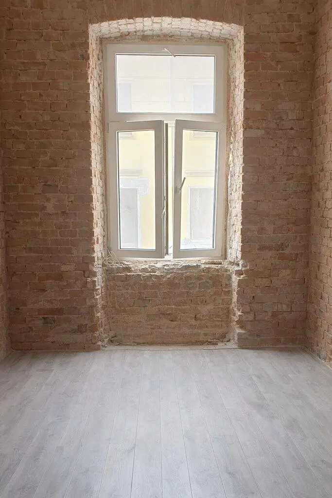 Ostalo; prirodno svjetlo, drveni pod