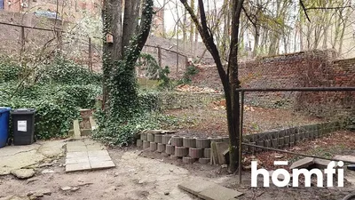 Kuća i okolina; potrebna renovacija