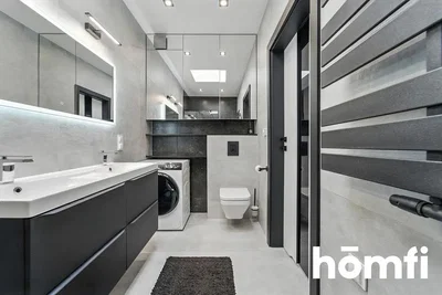 Banyo; fayans zemin, tadilatlı, doğal ışık, modern stil