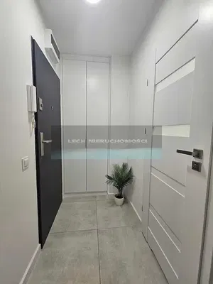 Vestiyer; fayans zemin, tadilatlı