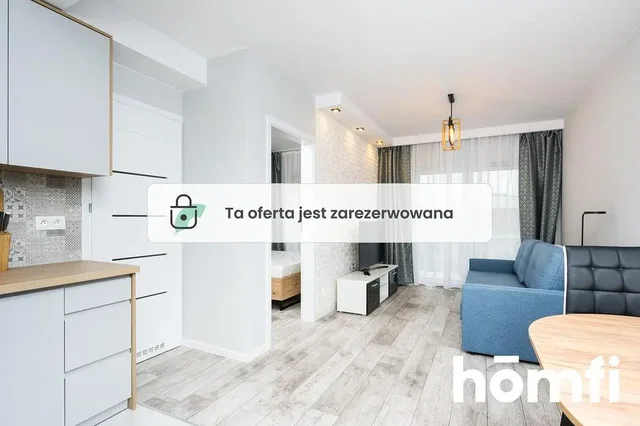 Living room; natural light, modern style, wood floor
