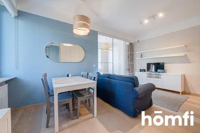 Dnevna soba; drveni pod, prirodno svjetlo, moderni stil