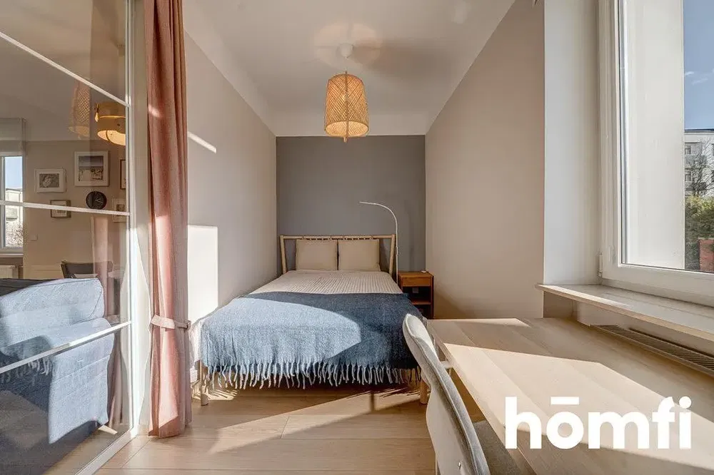 Spavaća soba; prirodno svjetlo, moderni stil