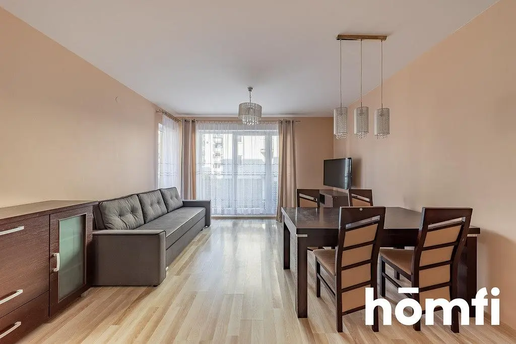 Soggiorno; pavimento in legno, luce naturale, stile moderno