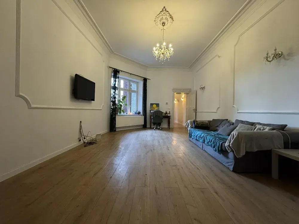 Wohnzimmer; holzboden, tageslicht