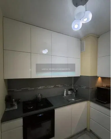 Küche; küchengeräte, renoviert, tageslicht