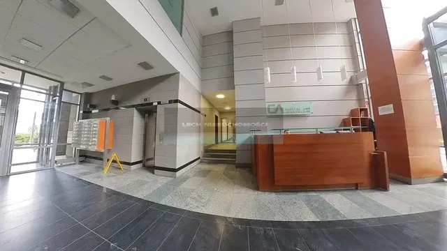 Garderobe; fliesenboden