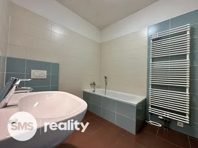 Badezimmer; fliesenboden