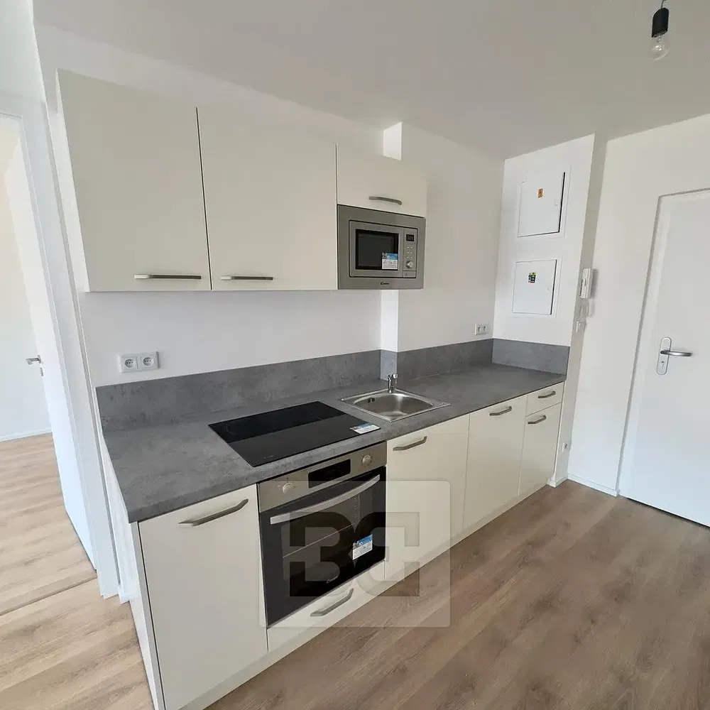 Küche; küchengeräte, moderner stil, renoviert, tageslicht, holzboden