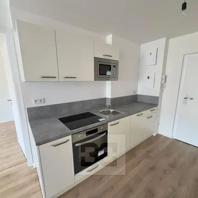 Küche; küchengeräte, moderner stil, renoviert, tageslicht, holzboden