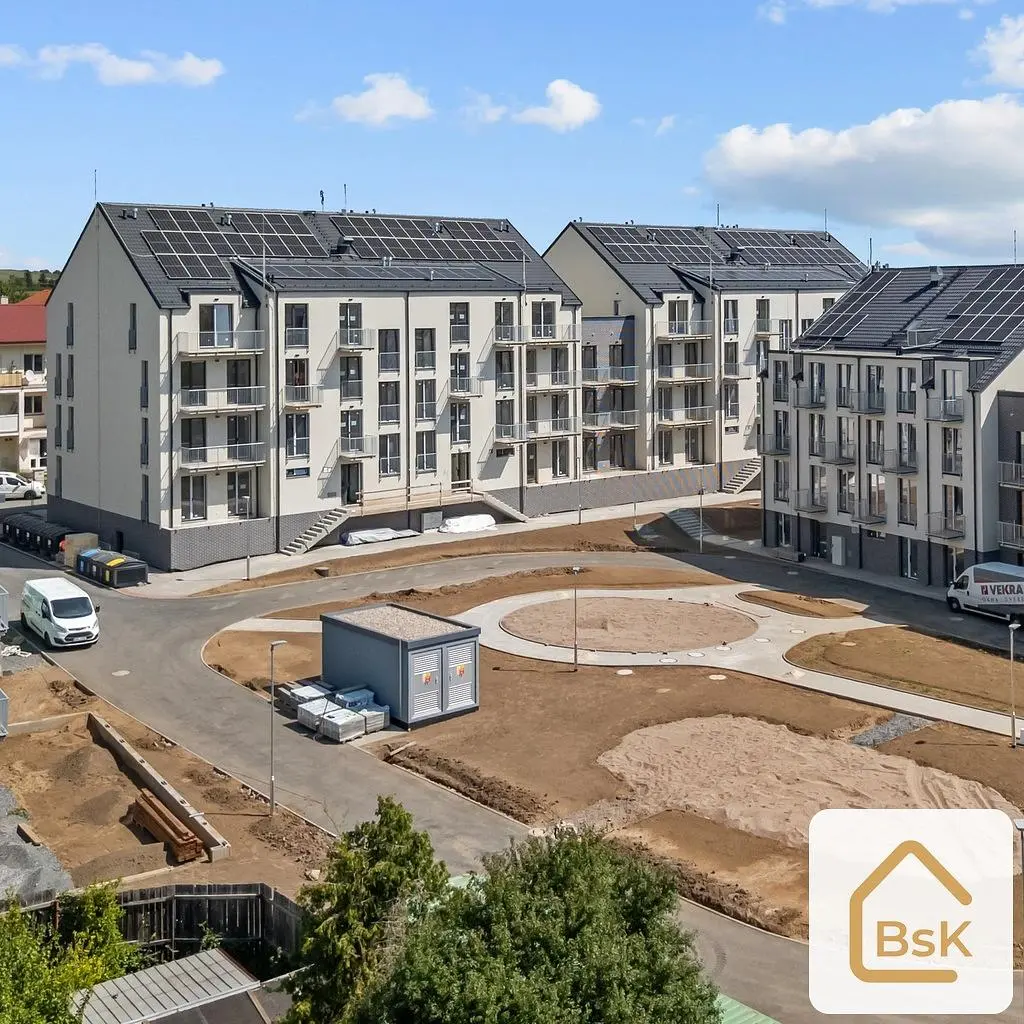 Кућа и околина