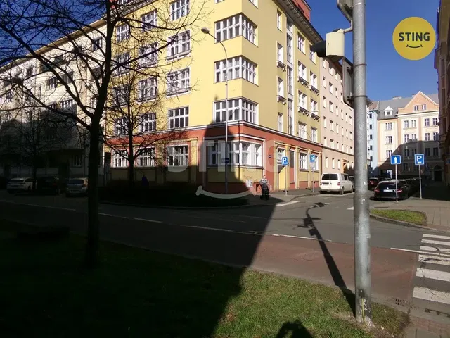 Maison et environs; vue