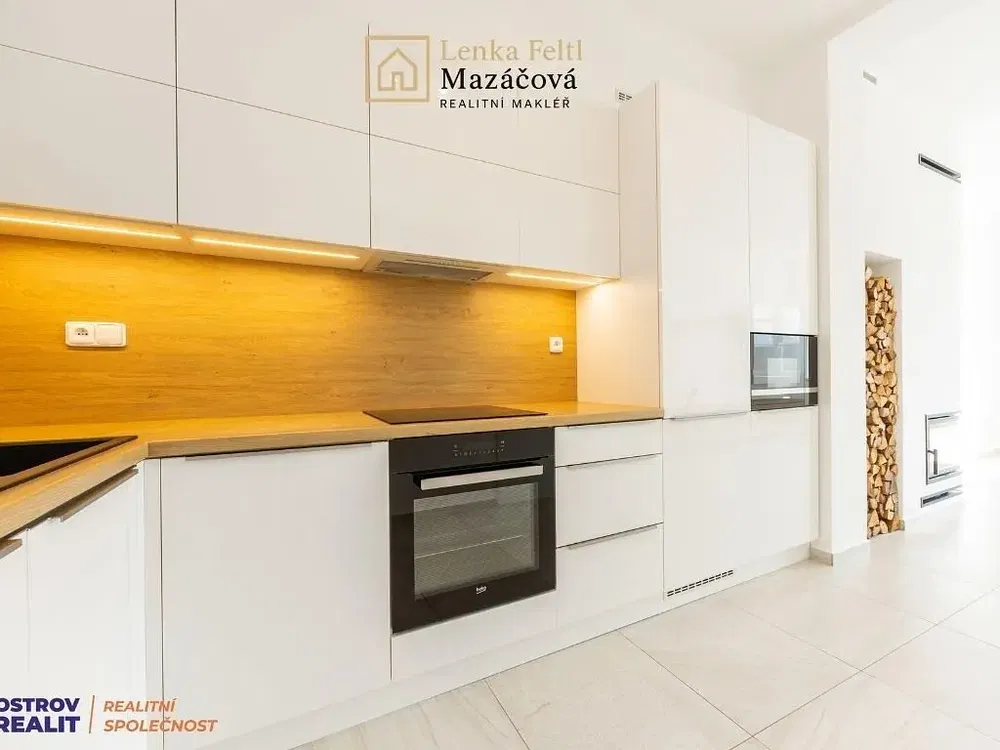 Küche; küchengeräte, fliesenboden, renoviert, tageslicht, moderner stil