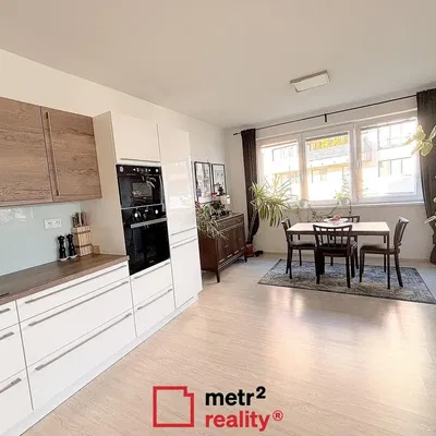 Cuisine; électroménager, lumière naturelle, style moderne