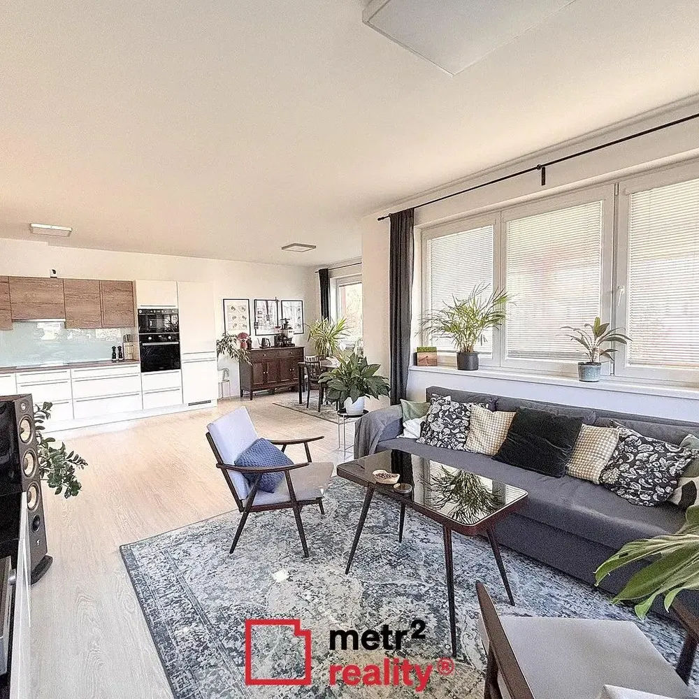 Salon; lumière naturelle, style moderne, parquet