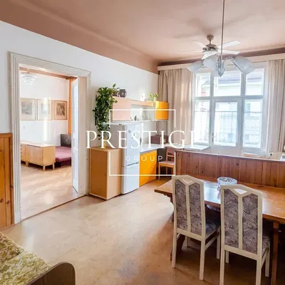 Cuisine; parquet, lumière naturelle