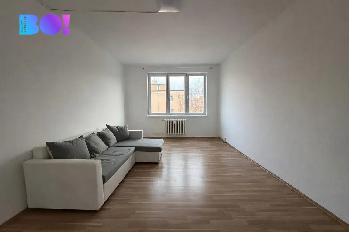 Soggiorno; vista, pavimento in legno, luce naturale