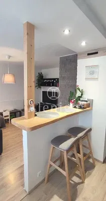 Küche; holzbalken, holzboden, tageslicht, moderner stil