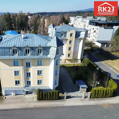 Кућа и околина; поглед