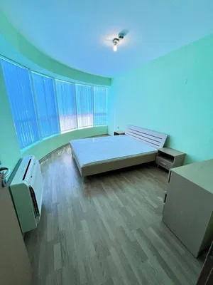 Spavaća soba; prirodna svjetlost, drveni pod