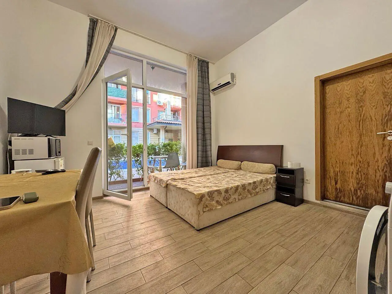 Bedroom; view, natural light