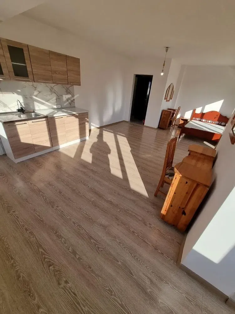 Kitchen; wood floor, natural light