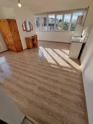 Kitchen; natural light, tile floor