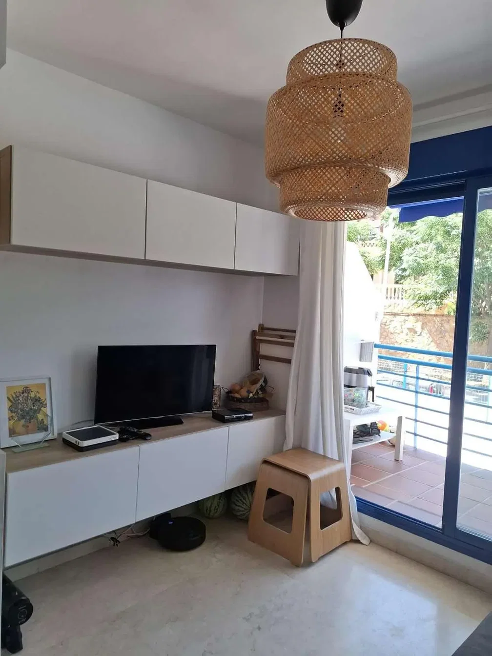 Oturma odası; manzara, doğal ışık
