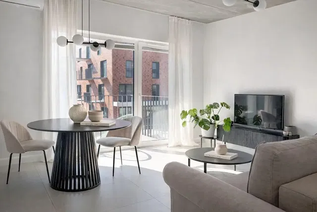 Wohnzimmer; blick, tageslicht, moderner stil, fliesenboden