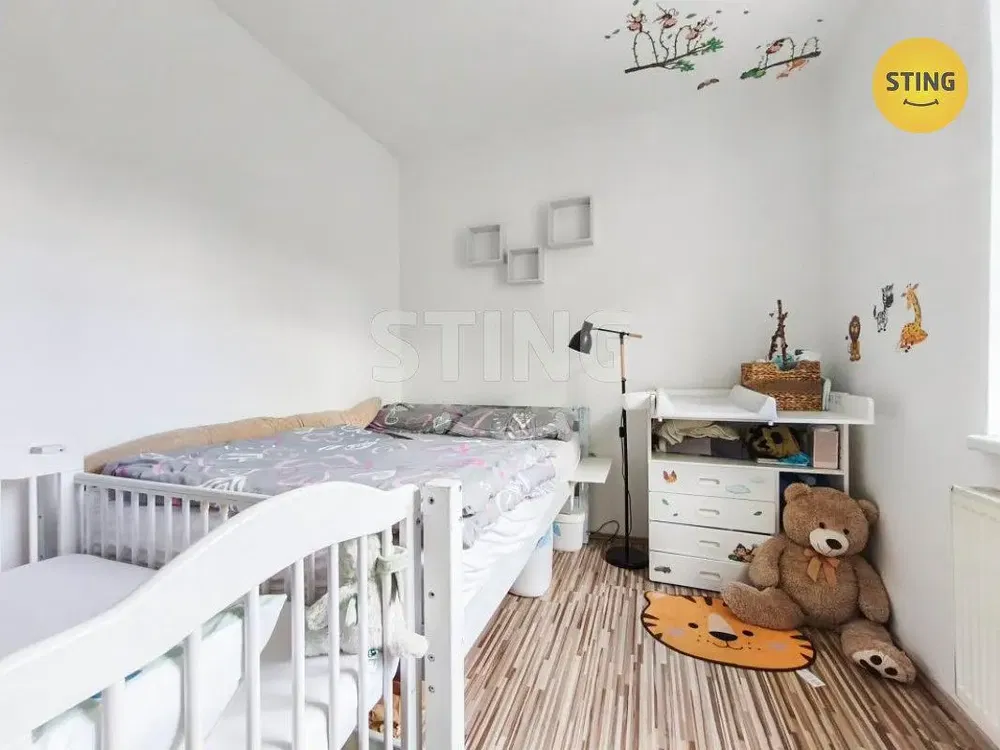 Dětský pokoj; přirozené světlo, moderní styl