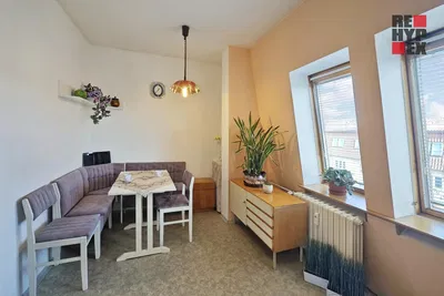Kuchyně; moderní styl, přirozené světlo