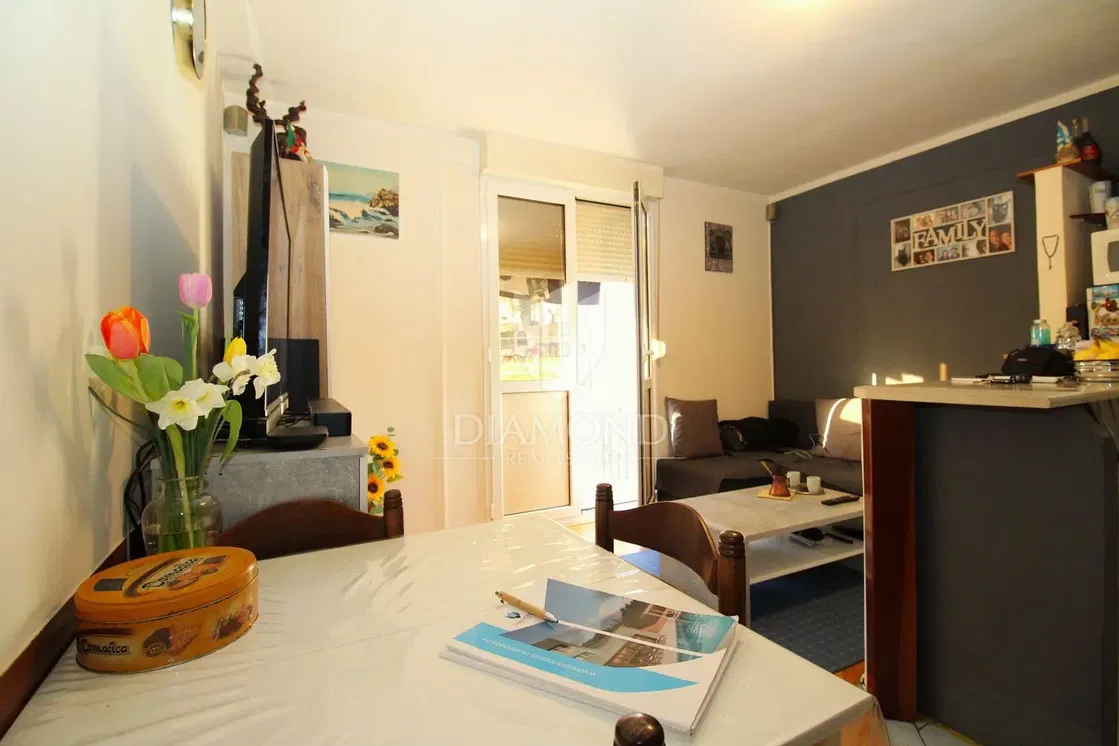 Dnevna soba; prirodno svjetlo, moderni stil