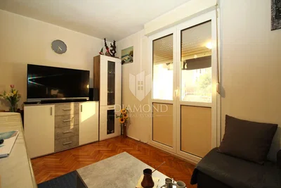 Dnevna soba; prirodno svjetlo, moderni stil