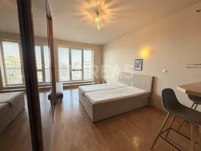 Schlafzimmer; tageslicht, holzboden
