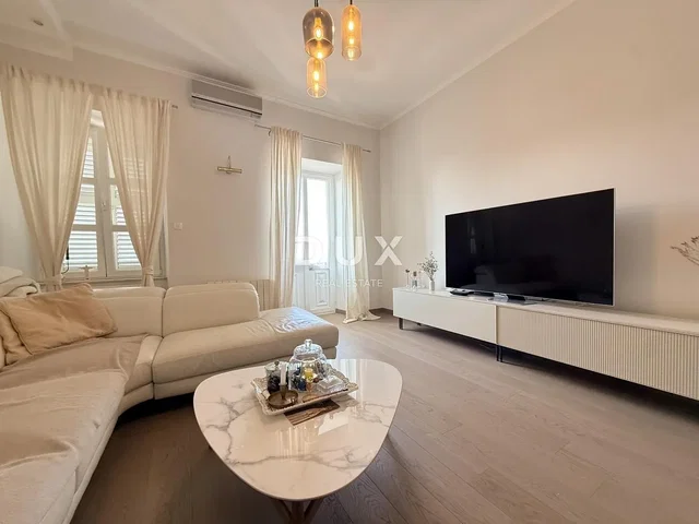 Salon; światło dzienne, styl nowoczesny