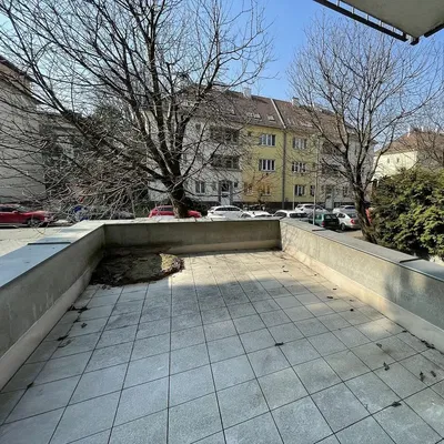 Terasa; dlažba, výhled