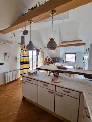 Küche; holzbalken, holzboden, tageslicht, moderner stil