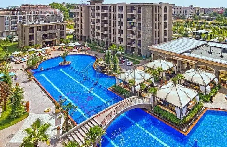 House and surroundings; view, natural light