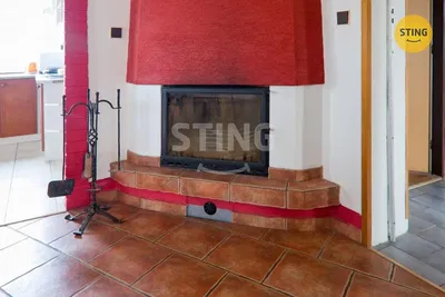Wohnzimmer; kamin, fliesenboden