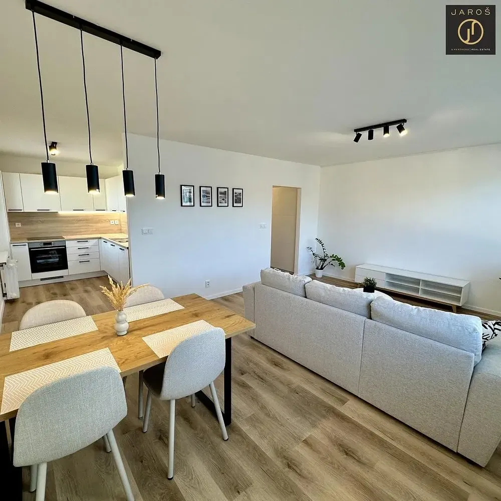 Wohnzimmer; küchengeräte, tageslicht, moderner stil, holzboden