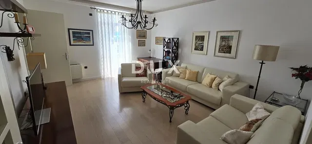 Wohnzimmer; tageslicht, moderner stil