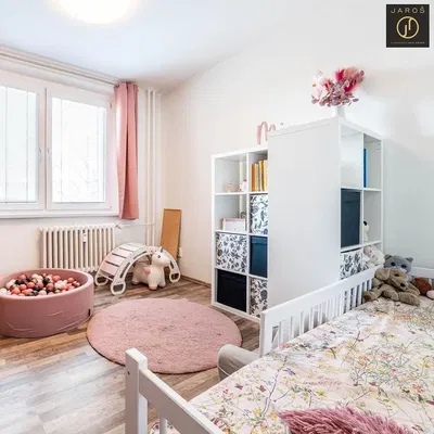 Dětský pokoj; přirozené světlo, moderní styl