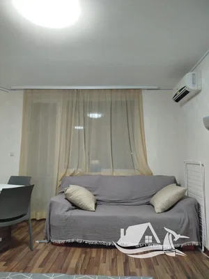Σαλόνι; ξύλινο πάτωμα