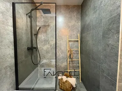 Banyo; fayans zemin, tadilatlı, doğal ışık, modern stil