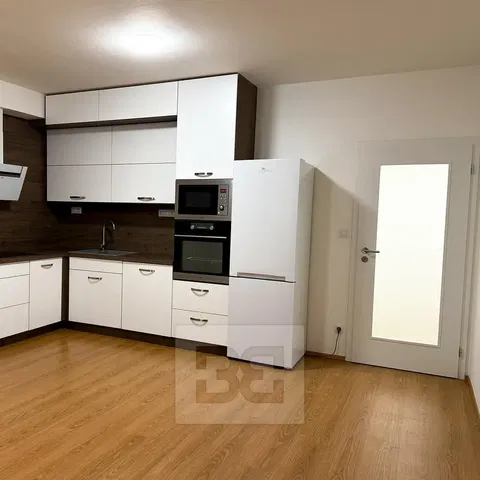 Küche; küchengeräte, renoviert, holzboden