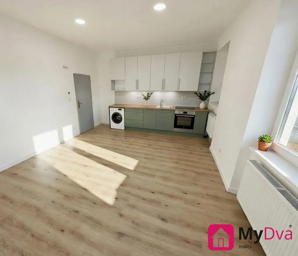 Cucina; pavimento in legno, luce naturale, stile moderno
