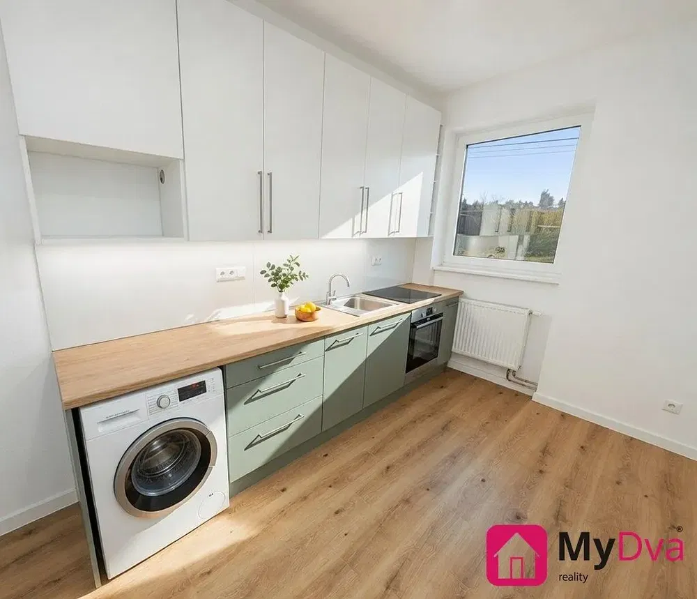 Cucina; vista, elettrodomestici, luce naturale, stile moderno