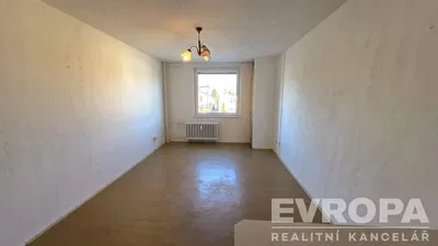 غرفة نوم; ضوء طبيعي, يحتاج إلى تجديد